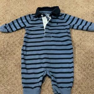 RALPH LAUREN OUTFIT IN SIZE 3 MONTHS